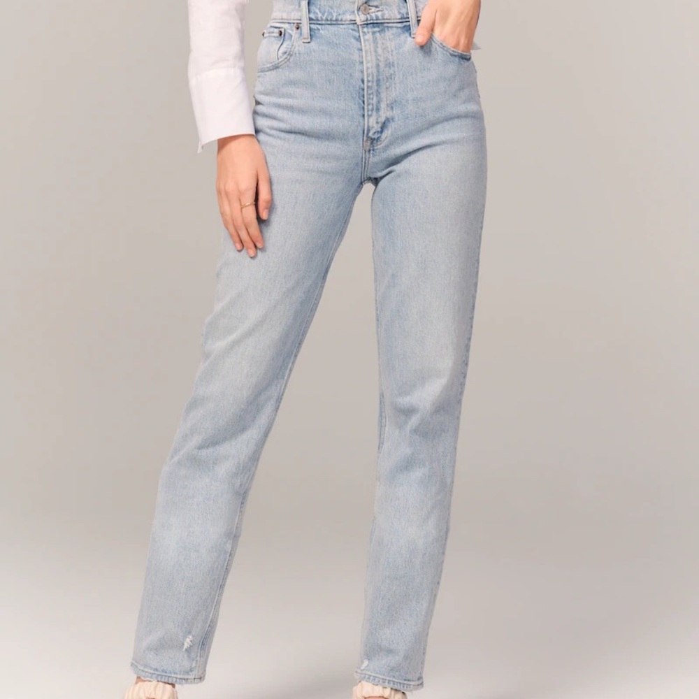 Abercrombie & Fitch 90s Ultra High Rise Straight Jeans Size W28 / 6R